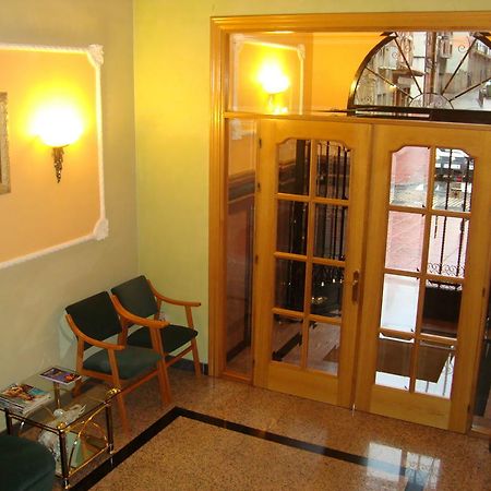 Hostal Universal Benavente Eksteriør billede