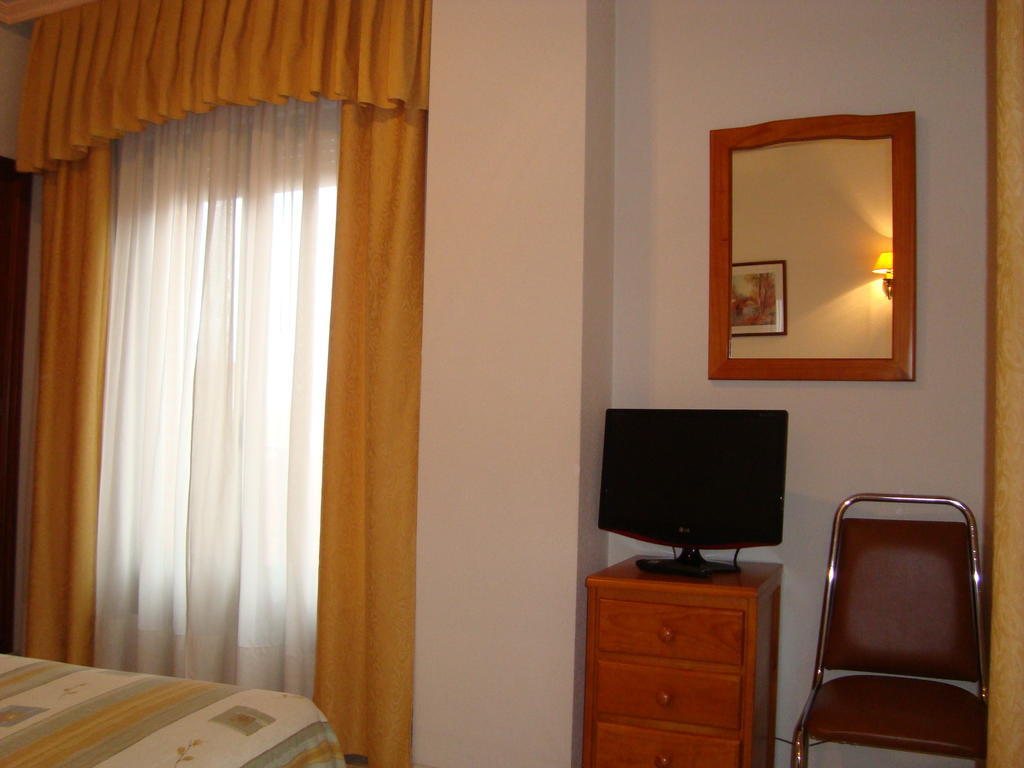 Hostal Universal Benavente Værelse billede